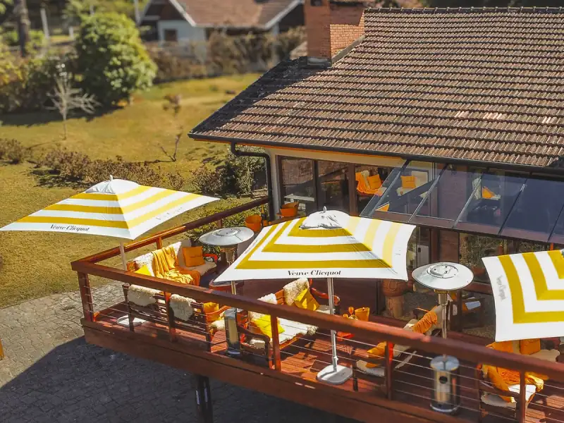 Imagem aérea do Terraço Clicquot, no Hotel Boutique Quebra-Noz
